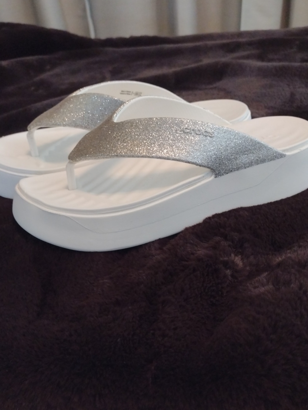 New Crocs Glitter Flip Flops Women's 8 Platform Metallic Soft Comfort NWOT